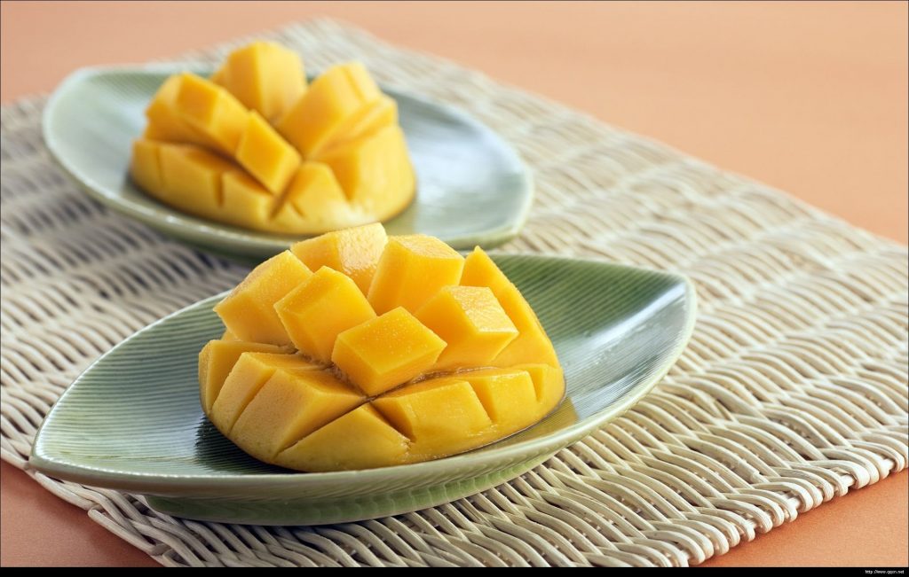 sliced mango