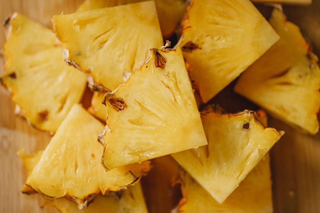 sliced pineapple